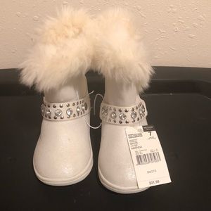 ‼️ WHITE GLITTER TODDLER BOOTS w/ THE FUR ‼️